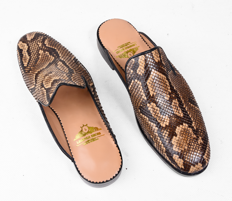 Legends White Spotted Python Men's Slippers – Image 2