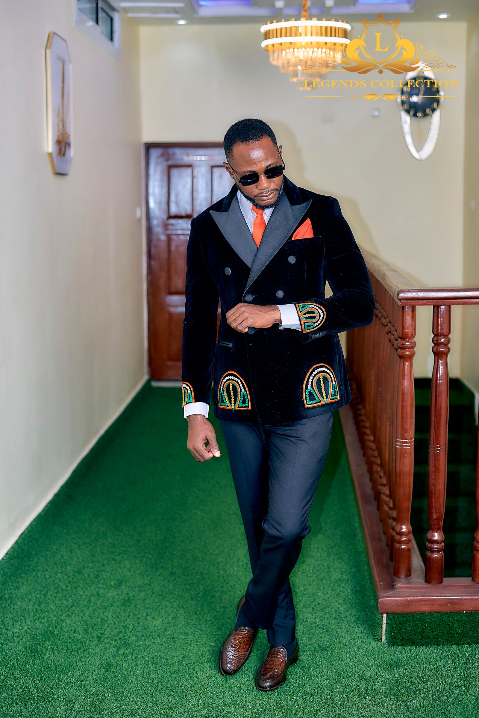 Toghu embroidered double-breasted velvet jacket suite