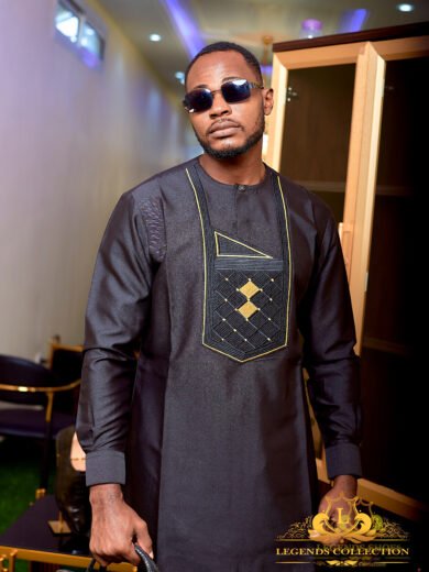 Men's 2-piece black saillon set with gold glitter fabric
