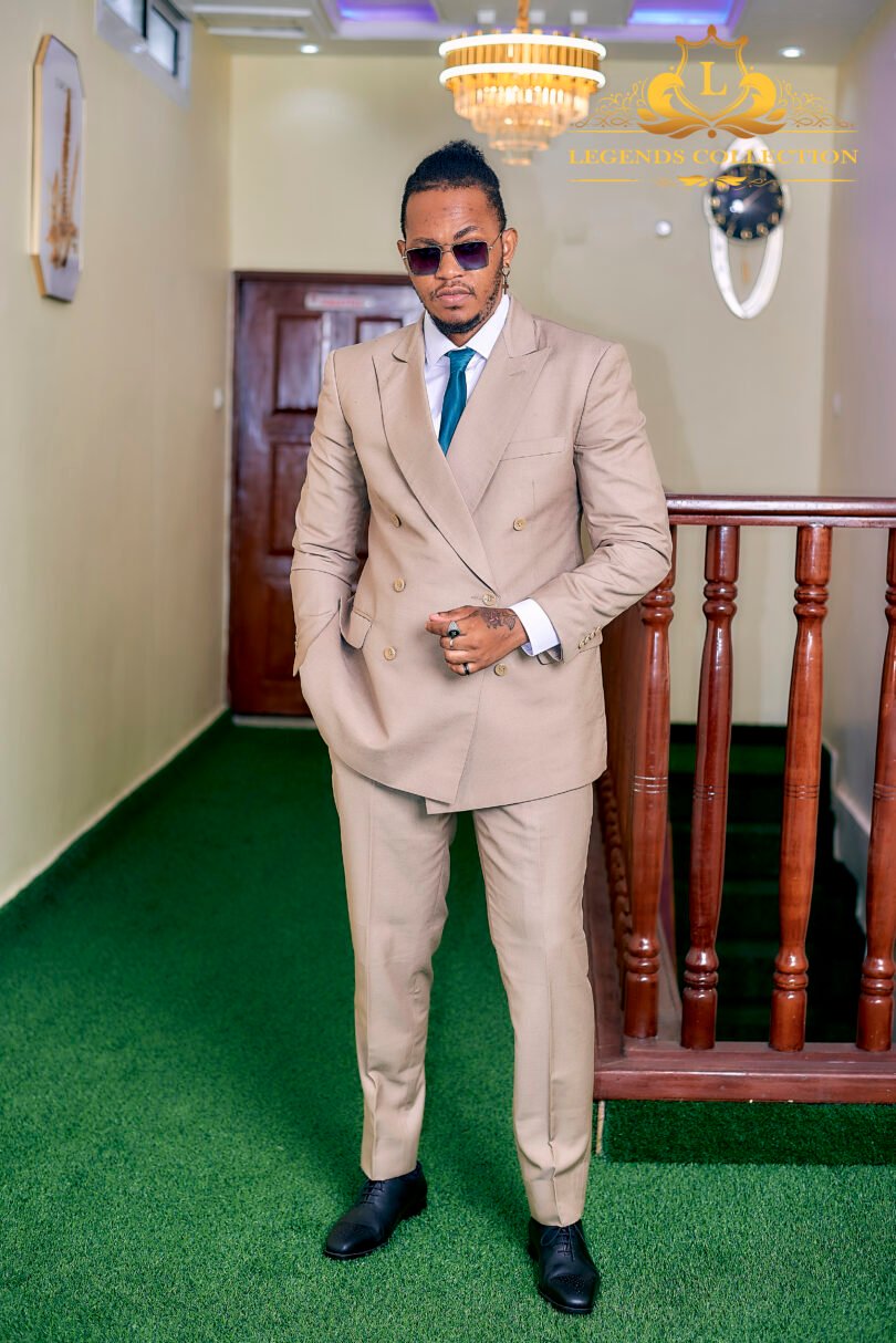 Light brown men's suit with double-breasted jacket