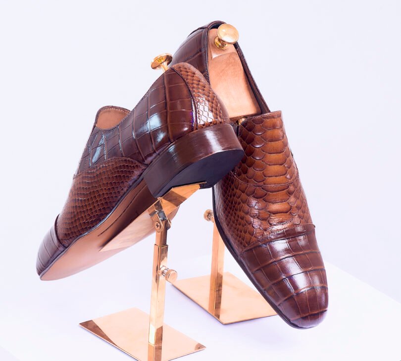 Elegant Brown Custom-Made Shoes 👞✨ – Redefine Your Style!