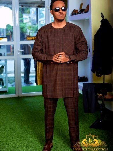 African clothing for men in brown with light patterns